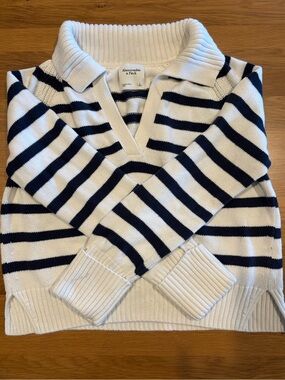 Abercrombie & Fitch Cream and Navy Striped V-Neck Polo Sweater